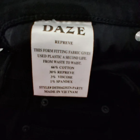 Daze Denim Women's Echo High Rise Wide Leg Jeans Black, Size 32 - Picture 5 of 5